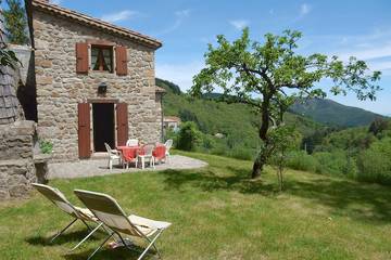 Gîte pour 6 personnes, avec jardin et terrasse à Saint-Julien-du-Gua