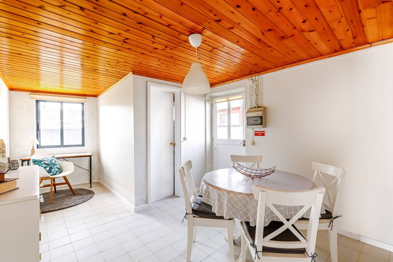 Holiday Home 'Casa Praya' with Sea View, Private Terrace and Wi-Fi in Praia do Almoxarife, Faial