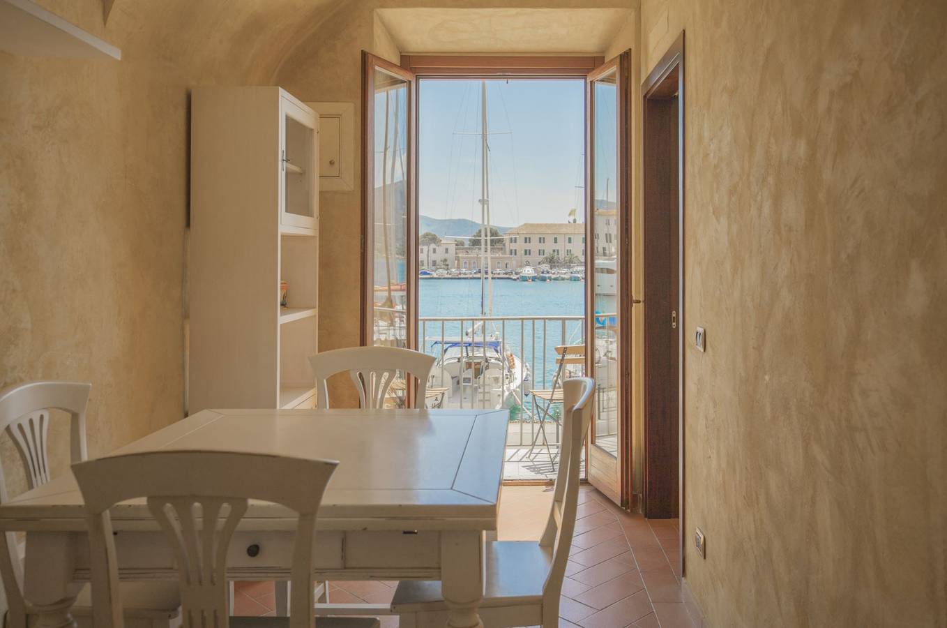 Entire holiday apartment, Holiday apartment for 4 people with terrace in Portoferraio, Elba