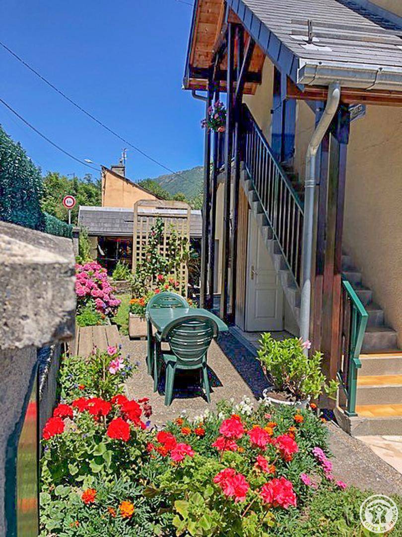 Fenêtre sur Superbagnères in Luchon-Superbagnères, Bagnères-de-Luchon