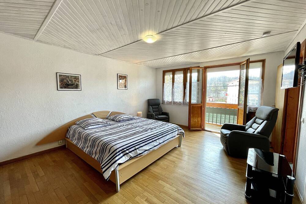 Entire apartment, Appartement Haut Droite in La Vôge-les-Bains, Épinal region