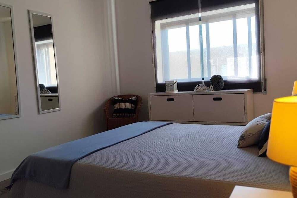 Ganze Wohnung, Atlantic Doors - Sea View, Terrace & Garage - 50m from the beach in Mindelo, Porto Distrikt