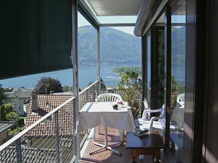 Ferienwohnung für 4 Personen, mit Garten und Pool sowie Sauna und Seeblick in Muralto