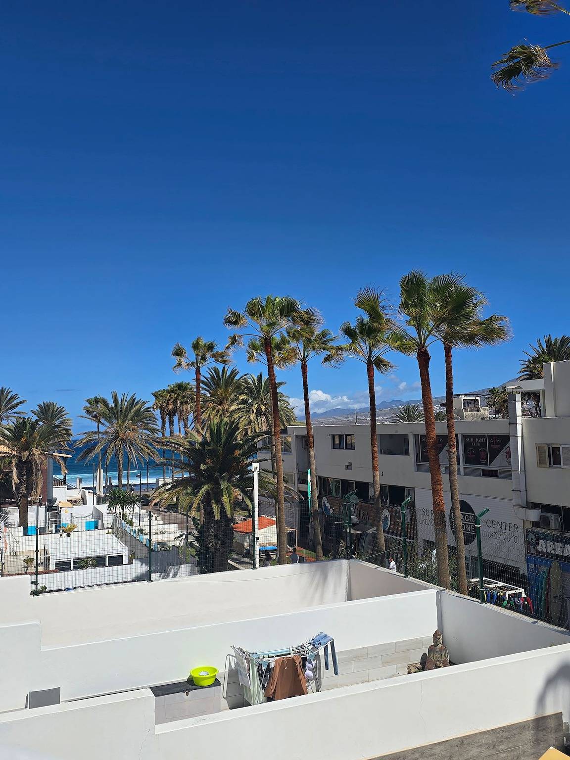 Entire apartment, Spacious 2 Bedroom Duplex on Parquesantiago 2 in Playa de las Américas, Arona