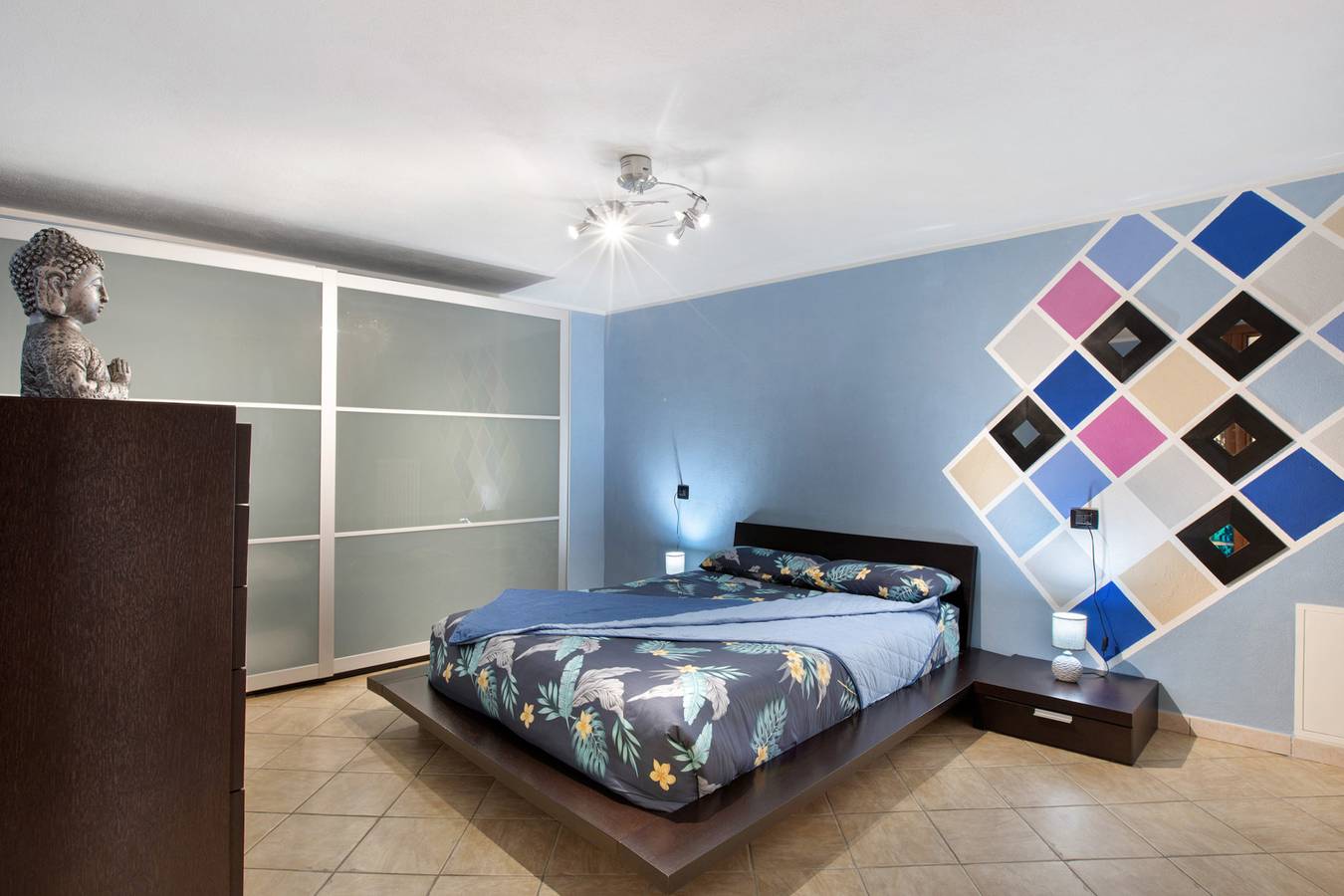 Apartamento entero, Apartamento 'Maison Bebe Mont Emilius' con vistas a la montaña, terraza privada y Wi-Fi in Chenaux, Comune di Pollein