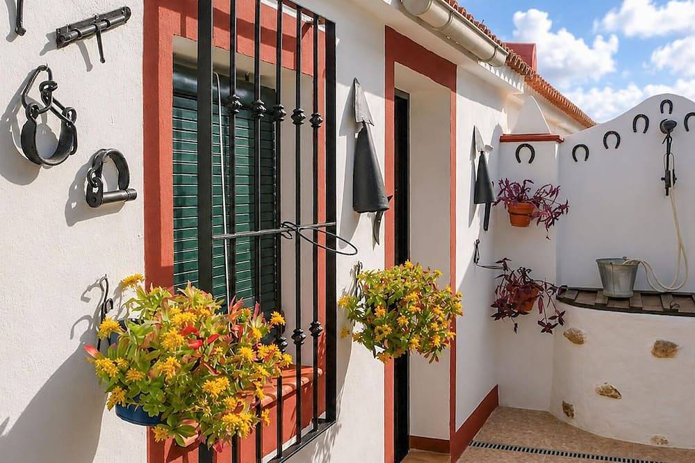 5 bedroom stunning home in Gerena in Gerena, Sevilla Provinz