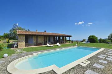 Villa for 6 Guests in Scansano, Maremma, Picture 3