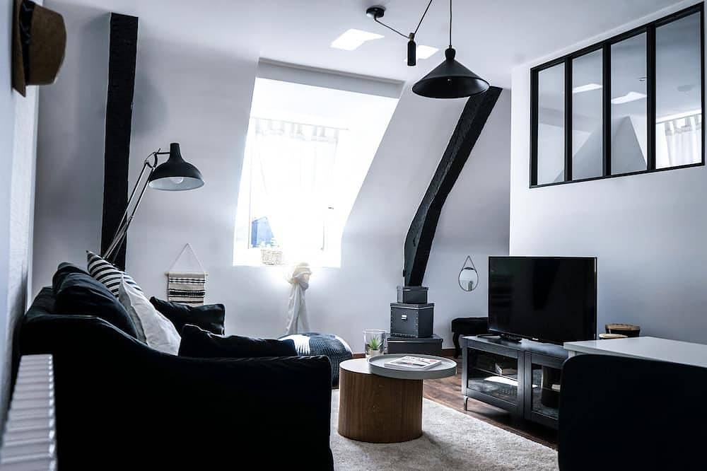 Entire apartment, ★ Appartement Atypique ★ Cuisine Design ★ Parking in Brive-la-Gaillarde, Brive-la-Gaillarde region