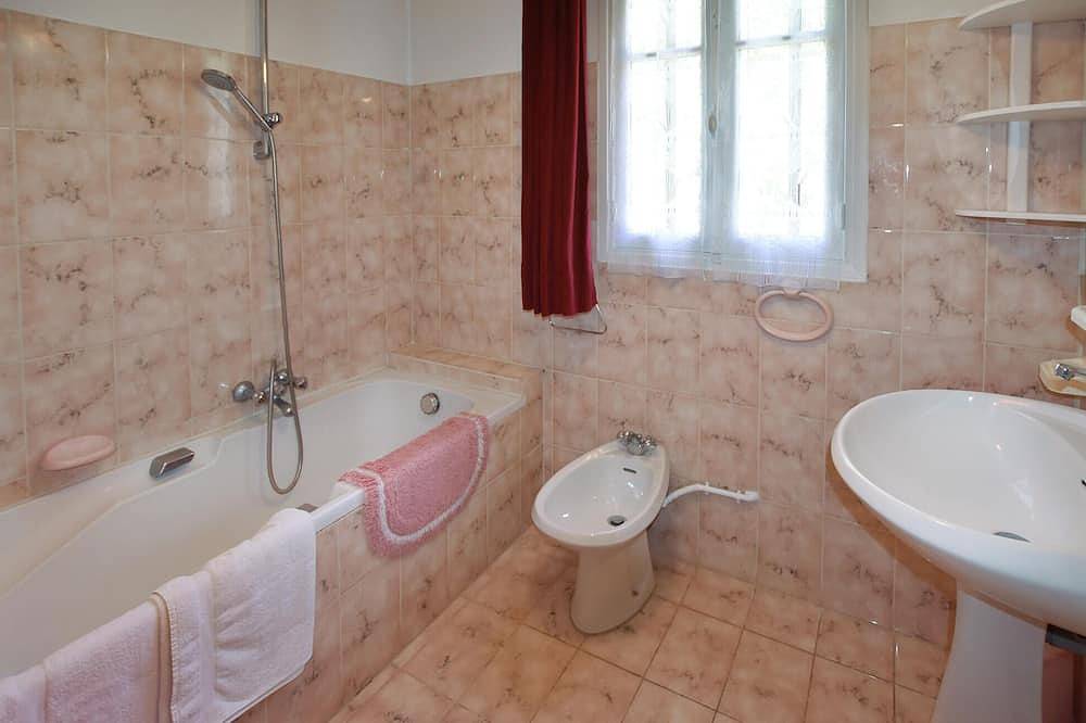 Stunning home in Moustiers-Sainte-Marie in Moustiers-Sainte-Marie, Verdon Regional Natural Park