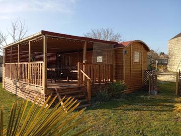 Tente pour 2 personnes, avec jardin ainsi que vue et terrasse à Vienne (France)