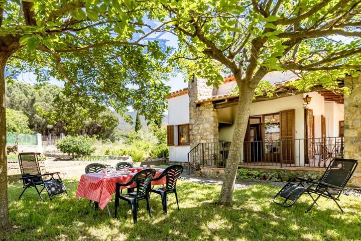 Location de vacances pour 6 personnes, avec vue ainsi que balcon et jardin à Maçanet de Cabrenys - 2