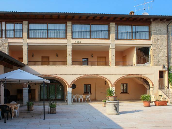 Ferienwohnung für 7 Personen, mit Kinderpool und Garten sowie Terrasse in Salò - 3