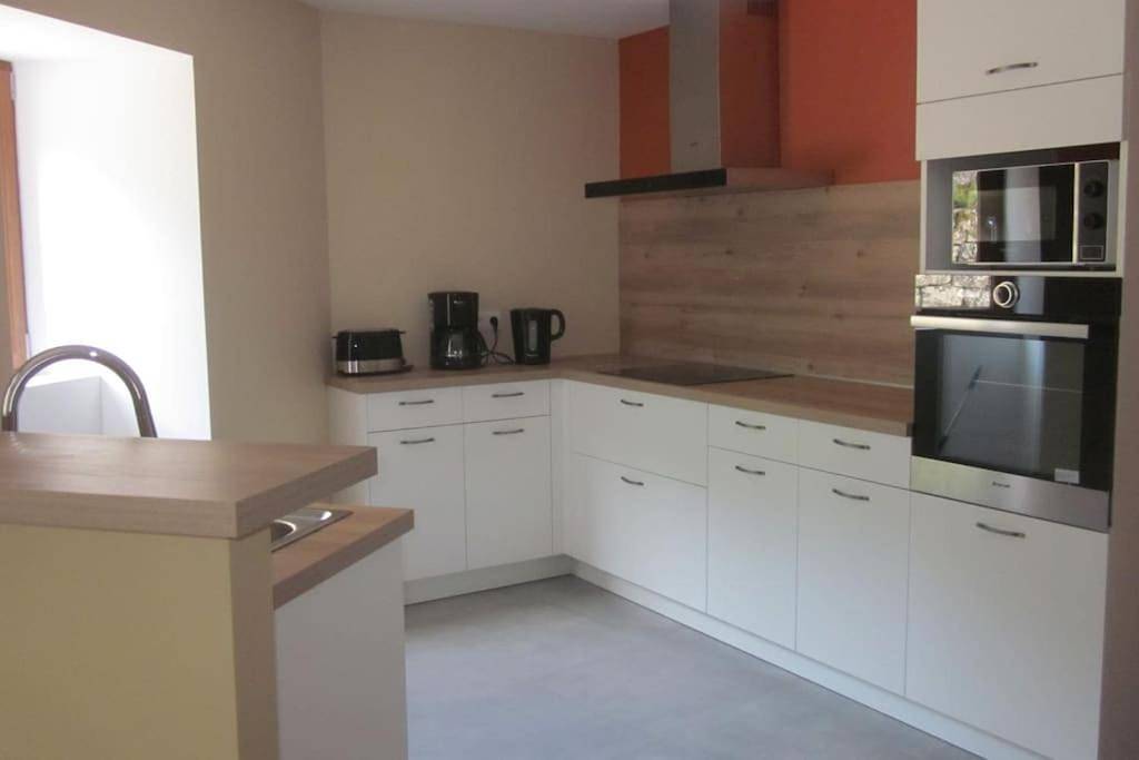 Three-Bedroom House in Vocance, Région de Tournon-sur-Rhône