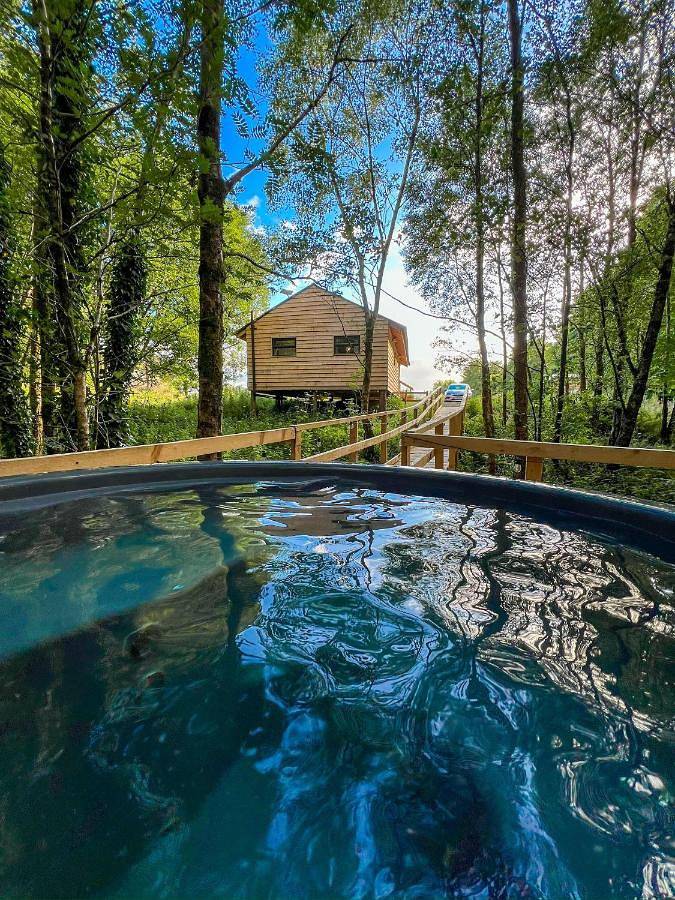 Holiday home for 2 people, with Terrace and Hot tub as well as Garden and Lake view in County Fermanagh