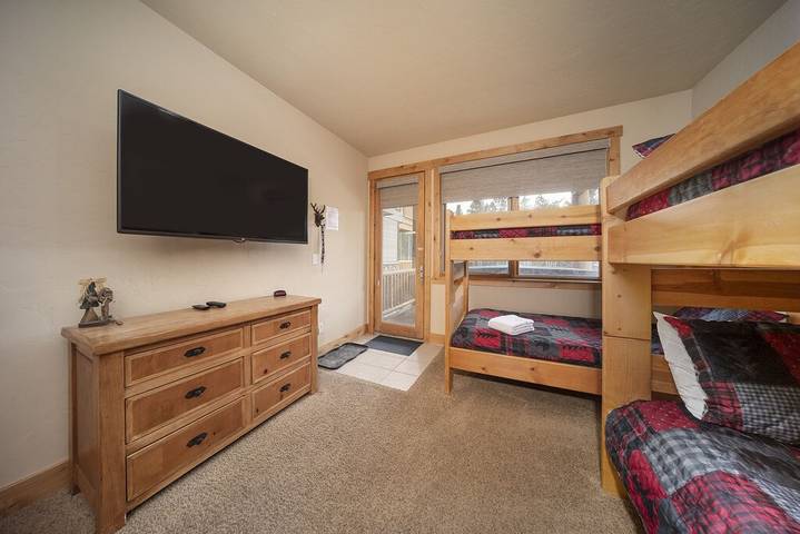 Vacation house for 8 people, with balcony and hot tub, with pets in Rocky Mountain National Park