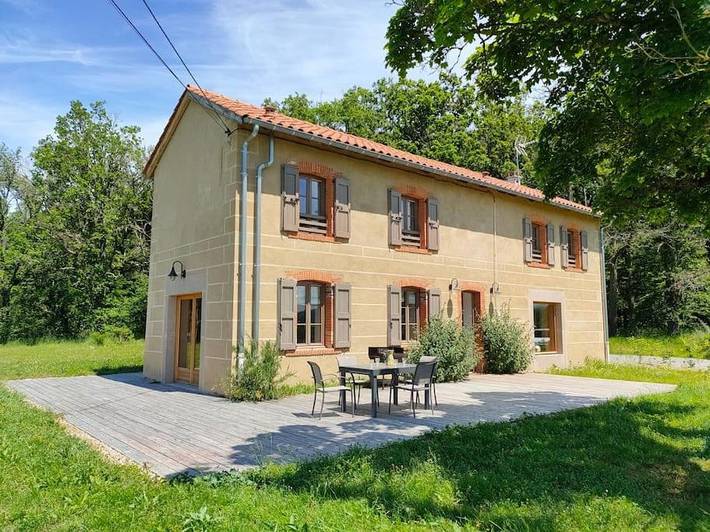 Location de vacances pour 8 personnes, avec Terrasse et Jardin à Saint-Marcel-de-Félines