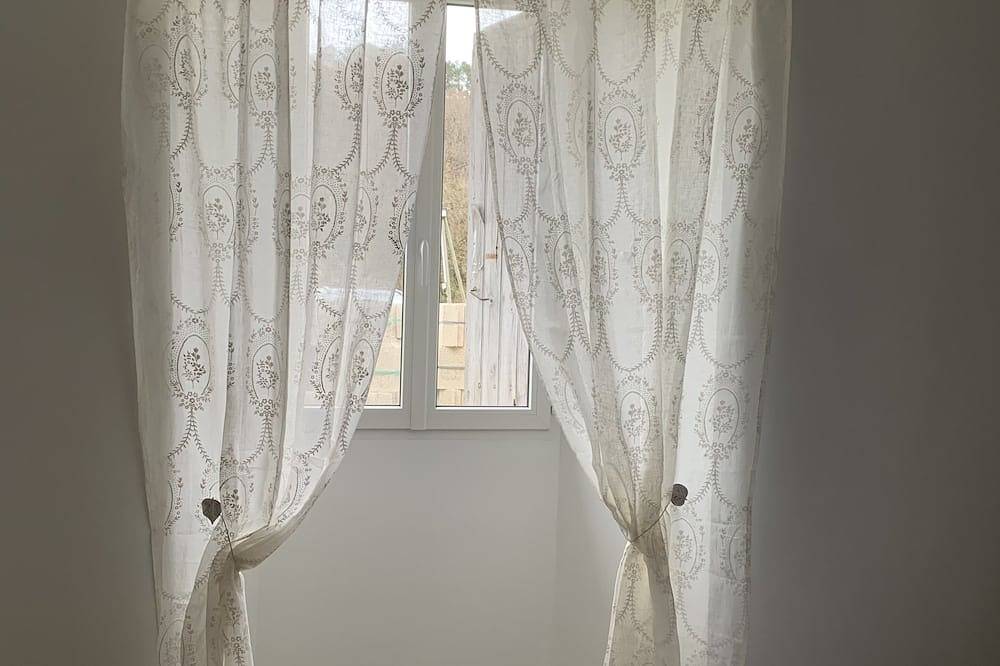 Maison en Pierres Avec Piscine Proche Sites Touristiques : Rocamadour Sarlat in Gourdon, Lot