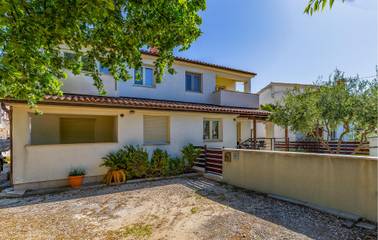 Ferienhaus für 6 Personen, mit Terrasse und Garten in Medulin