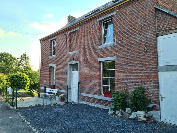 Gîte pour 6 personnes, avec jardin et vue dans Bousignies-sur-Roc
