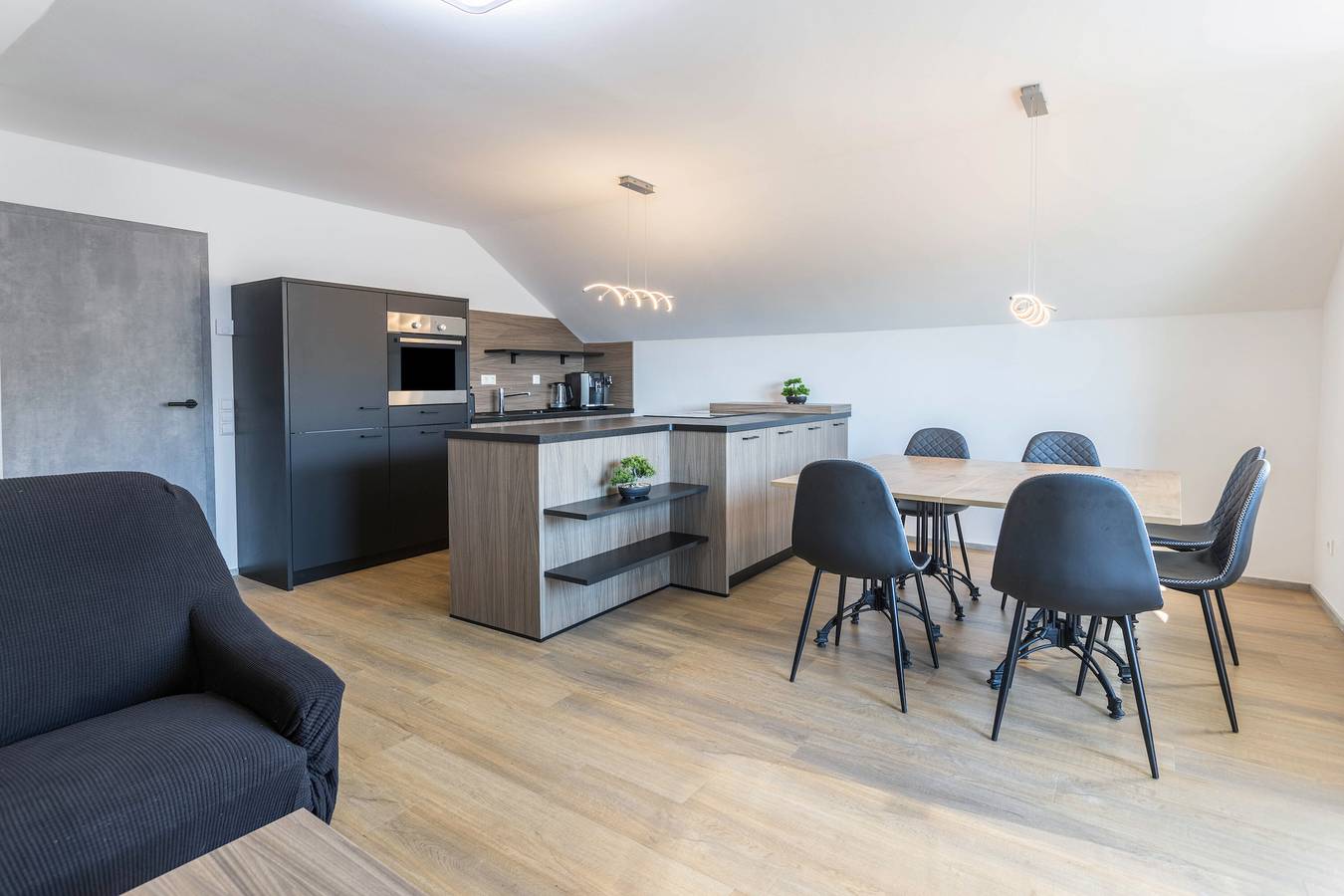 Apartamento inteiro, Apartamento de férias 'Zeichner' com vista para a montanha, Varanda e Wi-Fi in Geisingen, Hegau