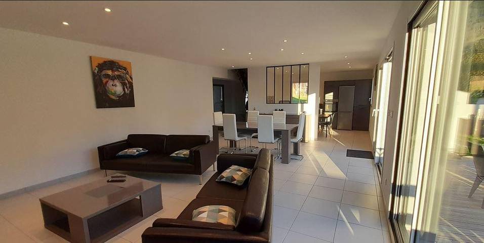 Gîte pour 6 personnes, avec jardin à Theys - 4