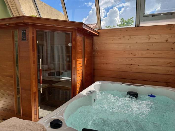 Appartement de vacances pour 7 personnes, avec terrasse ainsi que jacuzzi et sauna