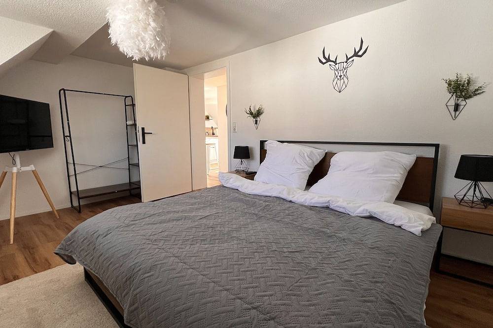 Ganze Wohnung, Stilvolle Wohnung mit eigenen Stellplatz und Küche in Aschaffenburg, Spessart