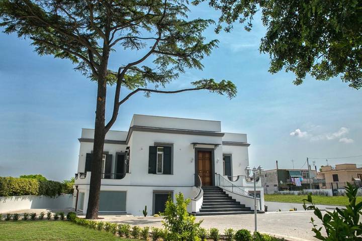 Appartamento per 2 persone, con Idromassaggio e Terrazza nonché Giardino e Panorama a Cercola