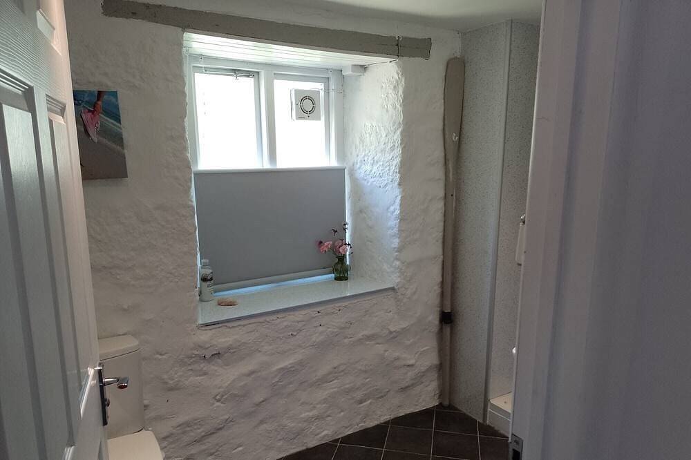 Stylish B & B studio with parking 3 miles from St Ives in Cornwall