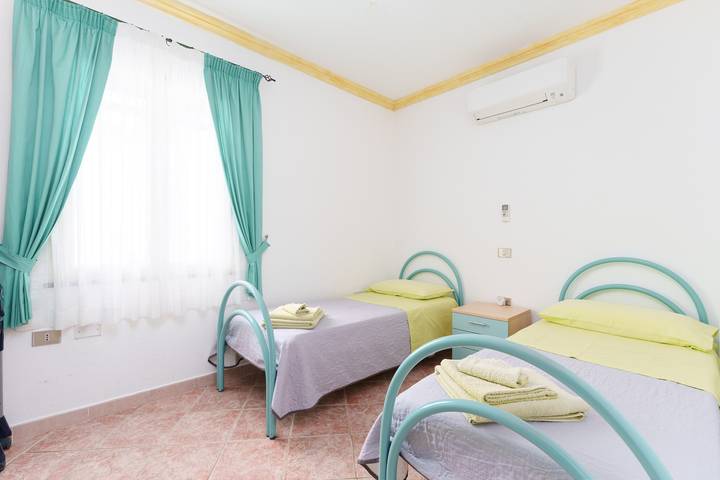 Appartamento Sardo per 6 con Terrazza Privata a tre minuti a piedi dalla spiaggia in Osala - Su Petrosu - Su Barone (Orosei), Orosei