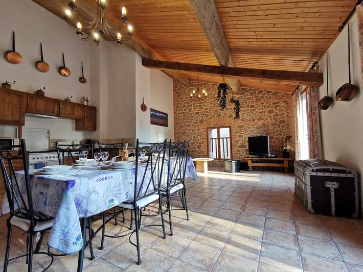 66G123109 in Vingrau, Mediterranean Coast (France)