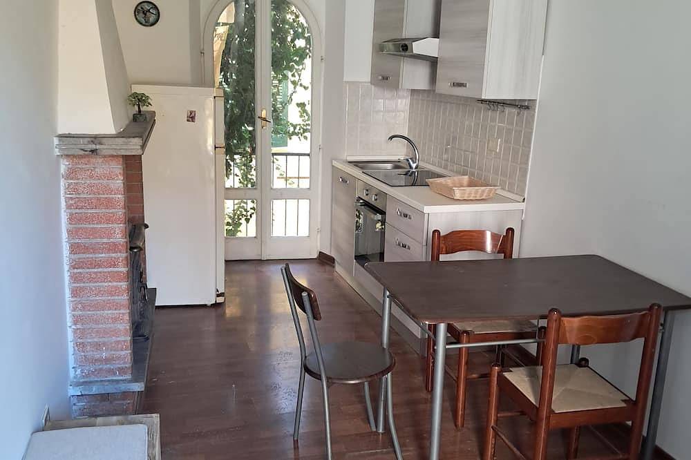 Appartamento intero, L'edera, graziosa maison a Tuscania, perfetta per due persone in Tuscania, Provincia di Viterbo