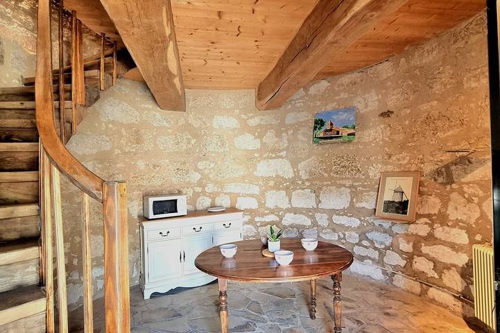 Gîte pour 8 personnes, avec jardin, animaux acceptés dans Castéra-Bouzet
