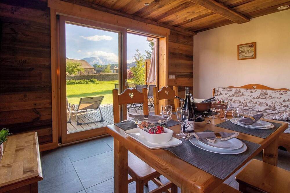 Ferienhaus im reizvollen Residenz Haus / Hallenbad-Sauna-Dampf / Haute-Savoie in Taninges, Region Bonneville