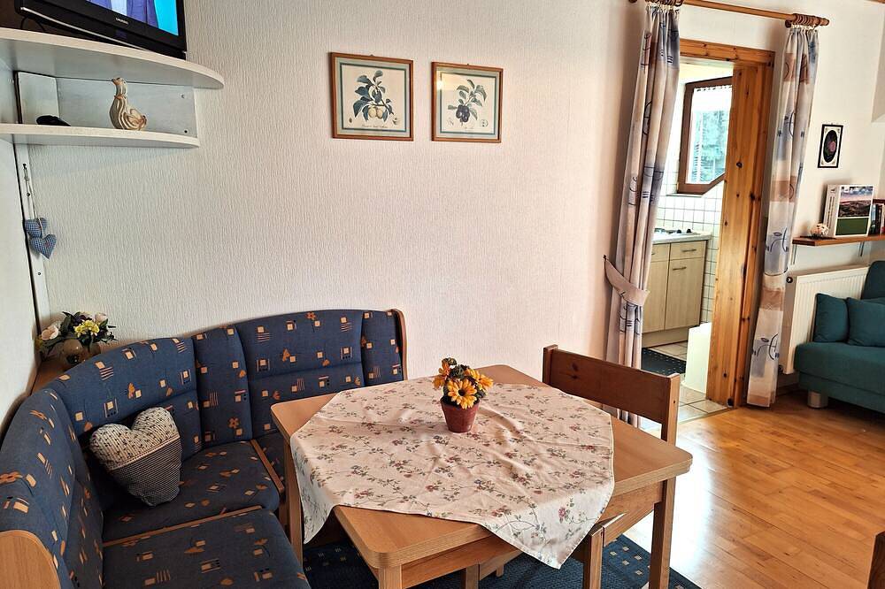 Ganze Wohnung, Christianshof  - 'Appartement' mit Bergblick, Gemeinschaftsgarten und Wlan in Oppenau, Mittlerer Schwarzwald