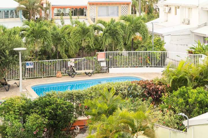 Gîte pour 4 personnes, avec piscine et balcon dans Golf international de Saint François - 3