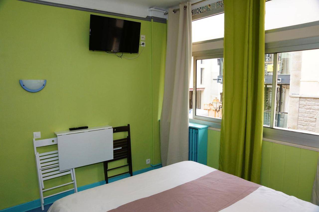 Double Room with Shared Toilet in Le Boulou, Région de Céret