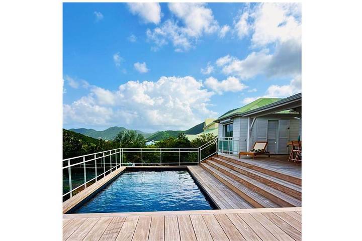 Villa pour 8 personnes, avec vue ainsi que piscine et jardin