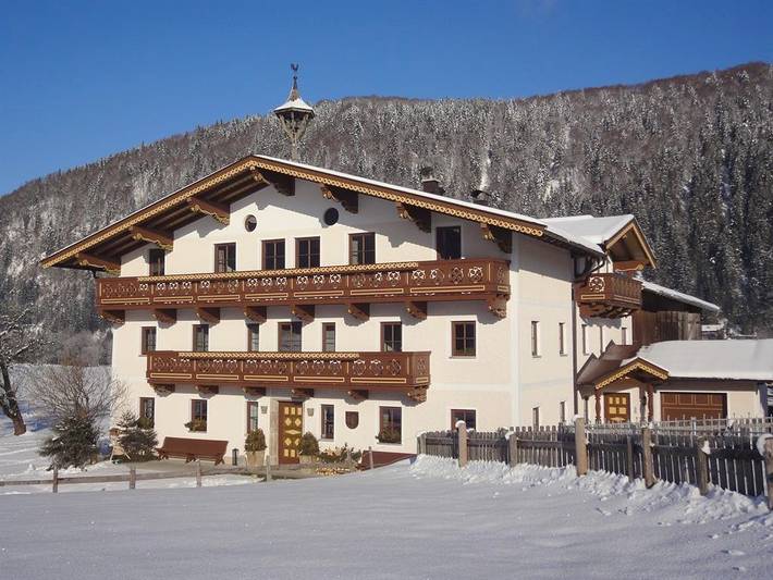 Ferienwohnung für 4 Personen, mit Balkon und Terrasse sowie Garten und Seeblick am Kaiserwinkl - 3