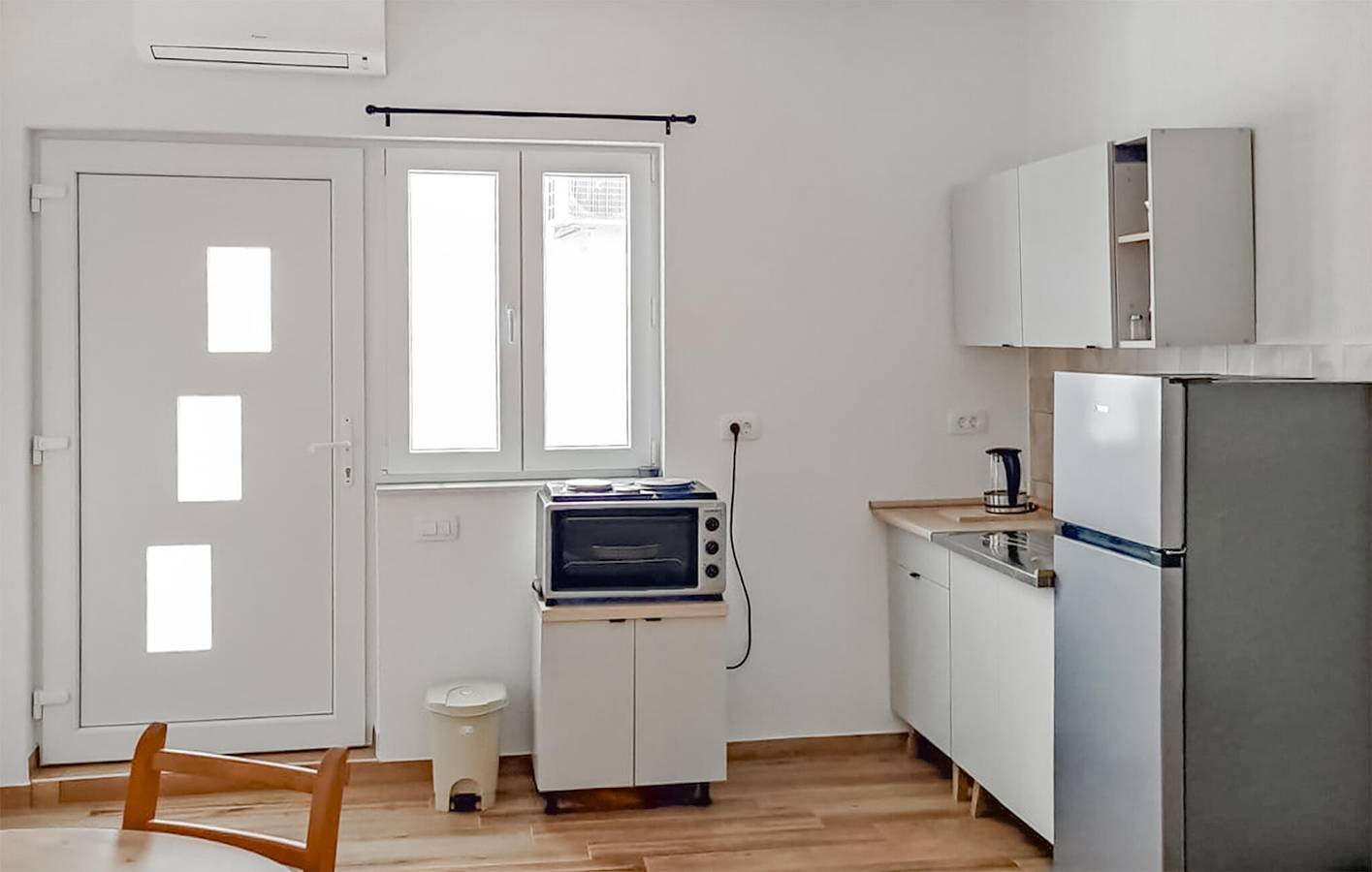 Geheel vakantieappartement, Gezellig appartement met 1 slaapkamer vlak bij het strand, inclusief wifi en parkeergelegenheid in Vodice, Šibenik-Knin