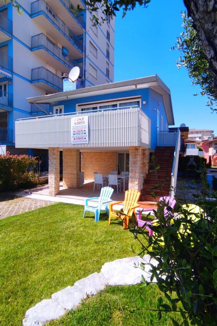 Ferienwohnung für 5 Personen, mit Terrasse und Garten in Bibione