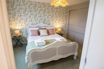 Cottage for 8 People in Holt, Norfolk, Photo 1