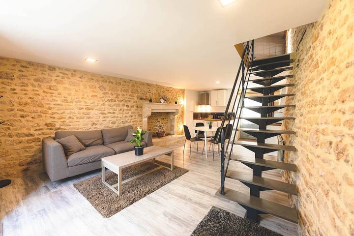 Gîte pour 3 personnes, avec piscine et jardin ainsi que terrasse et jacuzzi à Montamisé - 4