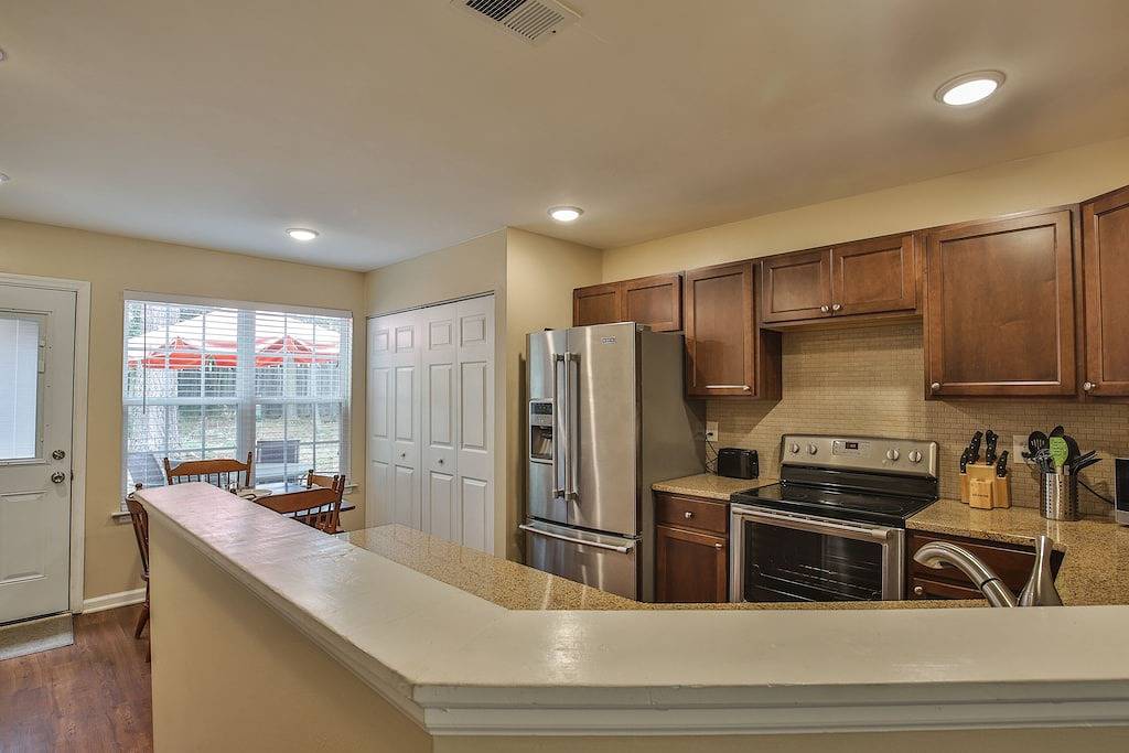 Townhome mit 2 Betten und 2 Bädern für 6 Haustiere Willkommen in Smyrna, Cobb County