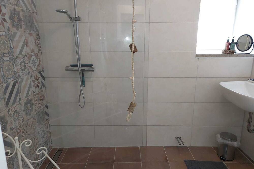 Ganze Wohnung, Gemütliche Ferienwohnung (90qm) mit Schwedenofen in Wallenfels, Frankenwald