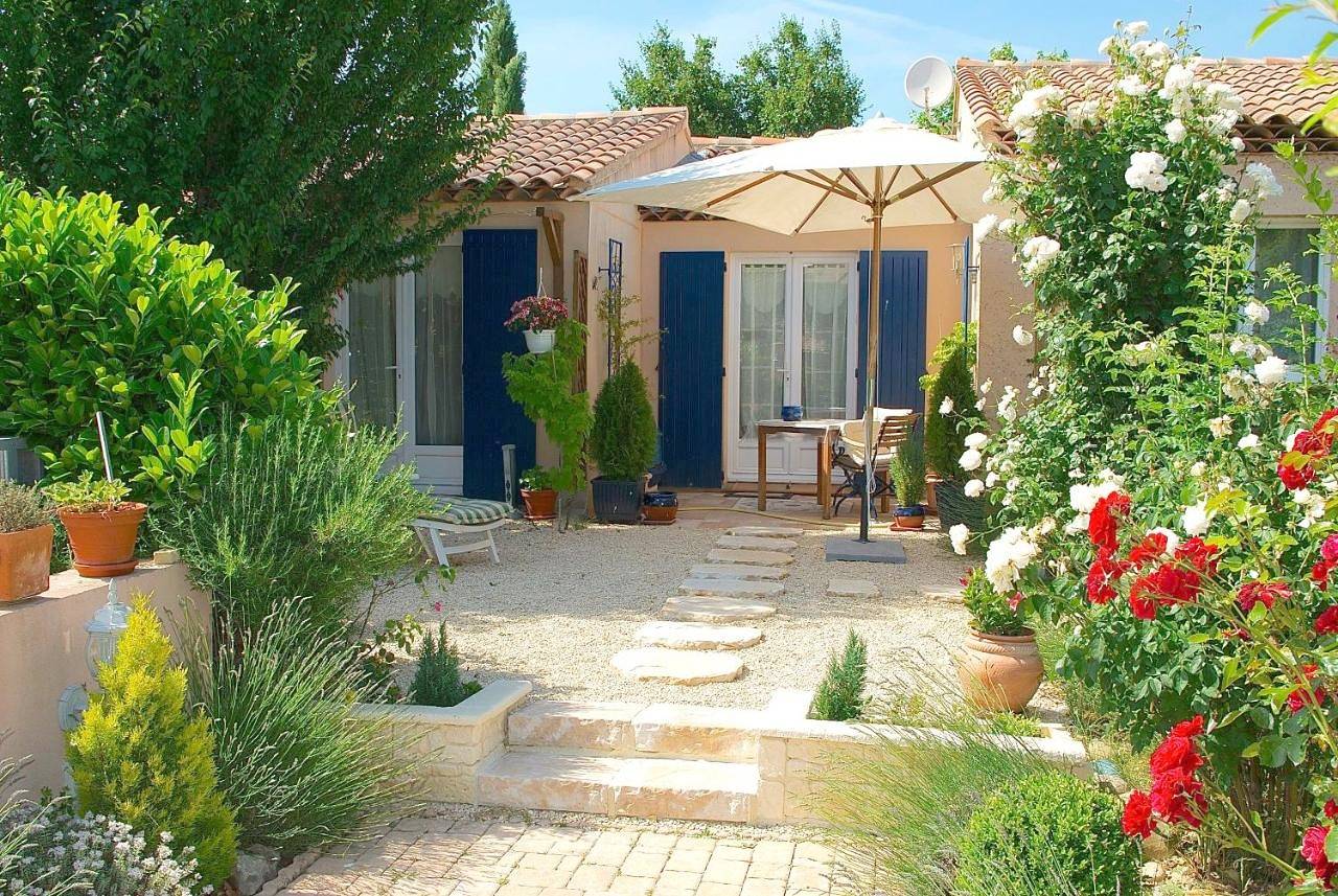 Double Room with Private External Bathroom in Pierrevert, Regionaler Naturpark Luberon