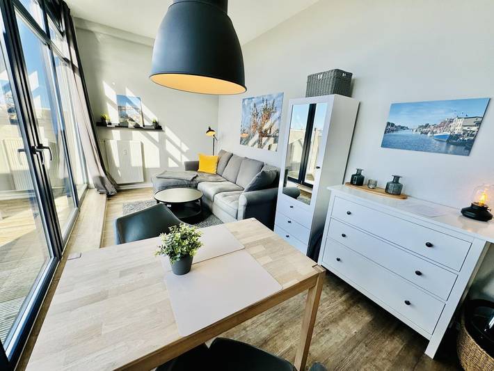 Ferienwohnung für 2 Personen, mit Balkon/Terrasse und Meerblick sowie Balkon in Warnemünde - 4