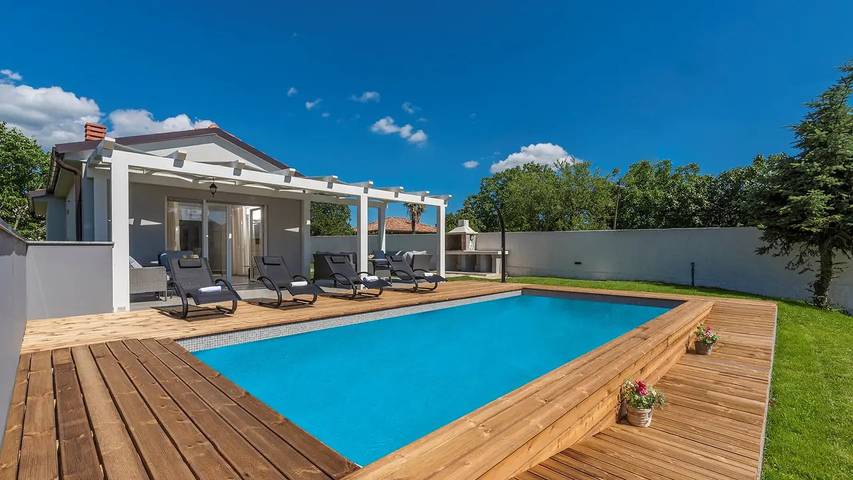 Villa für 5 Personen, mit Terrasse und Pool - 1