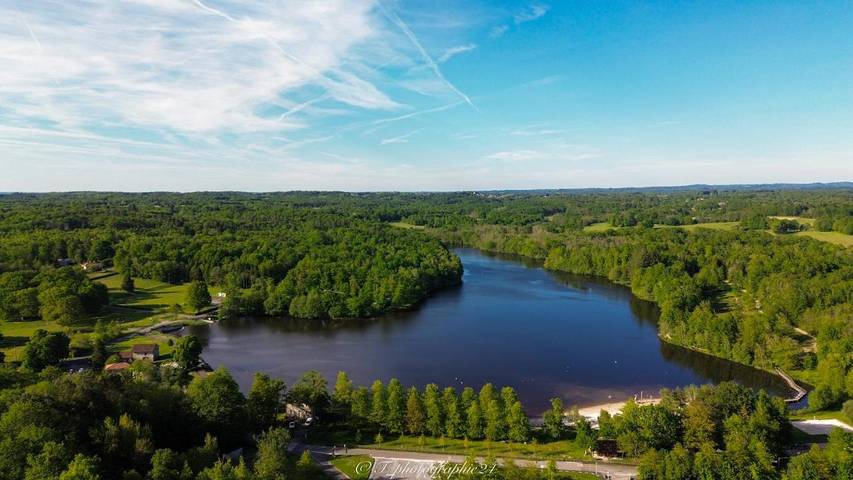 Location de vacances pour 4 personnes, avec jardin ainsi que vue et terrasse à Saint-Estèphe (Dordogne) - 4