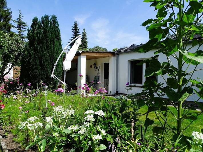 Ferienwohnung für 2 Personen, mit Terrasse und Garten an der Müritz
